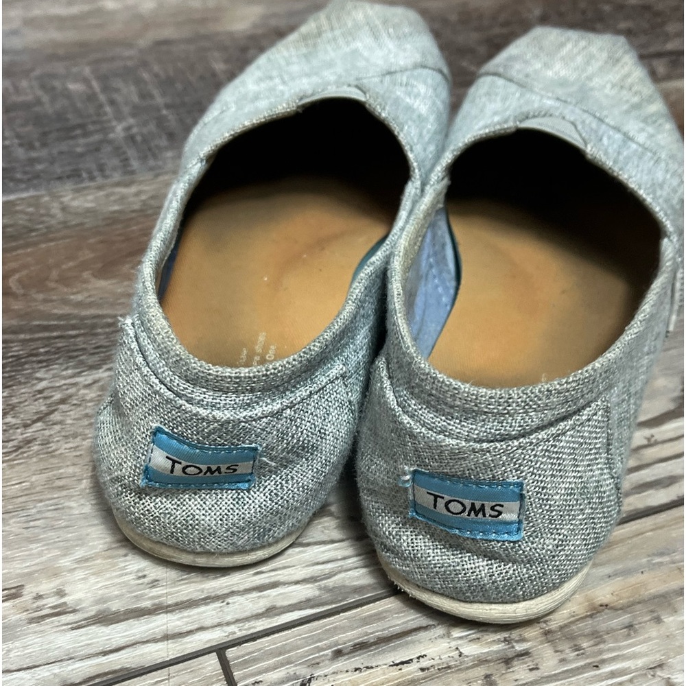 TOMS 9.5 chambray slip on shoe